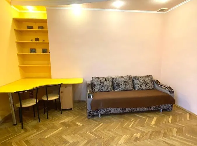 Квартира Біля Залізничного Вокзалу Вулиця Залізнична 10 До 5 Гостей