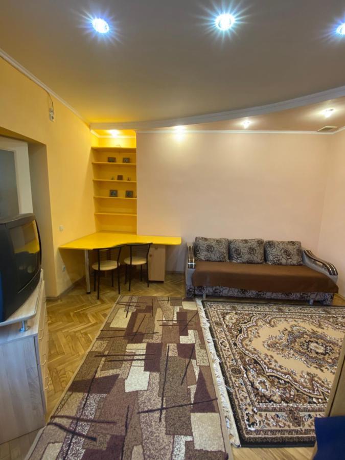 Apartment біля залізничного вокзалу вулиця залізнична 10 до 5 гостей Lviv